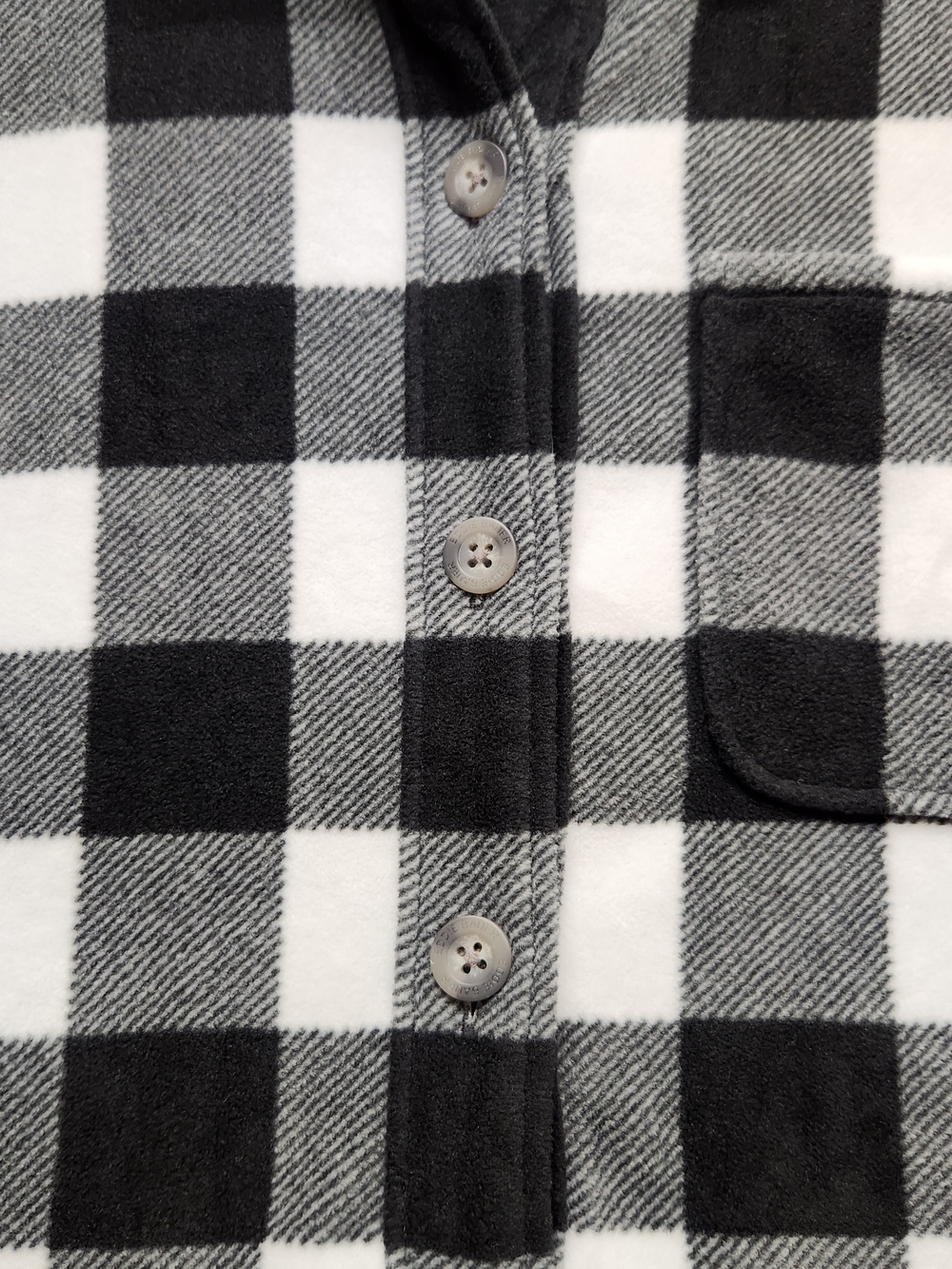 ⭐️Eddie Bauer Black & White Buffalo Plaid Microfleece Button-Down Shirt Size Sm - Picture 3 of 10